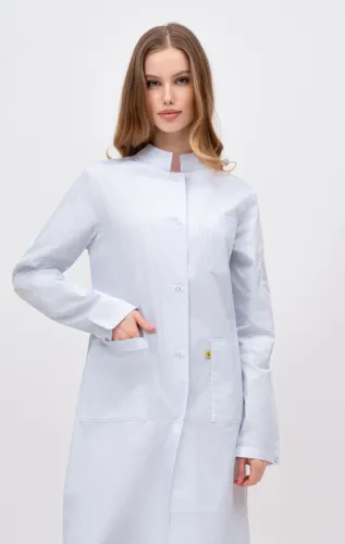 Халат для защиты от мех. воздействий (истирания) и ОПЗ антистатический женский М-553 (белый, тип "Сатори", 80-84, 170-176) фото Халат для защиты от мех. воздействий (истирания) и ОПЗ антистатический женский М-553 (белый, тип "Сатори", 80-84, 170-176) фото