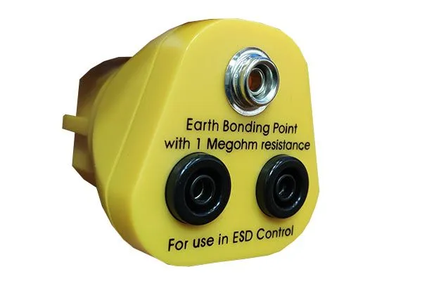 Точка заземления, европейская вилка, 2 штекера 4 мм, 1 кнопка 10 мм фото Точка заземления, европейская вилка, 2 штекера 4 мм, 1 кнопка 10 мм фото