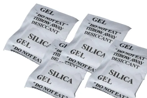 Абсорбент/осушитель (силикагель) в виде гранул белого цвета, 50г/500 шт фото Абсорбент/осушитель (силикагель) в виде гранул белого цвета, 50г/500 шт фото