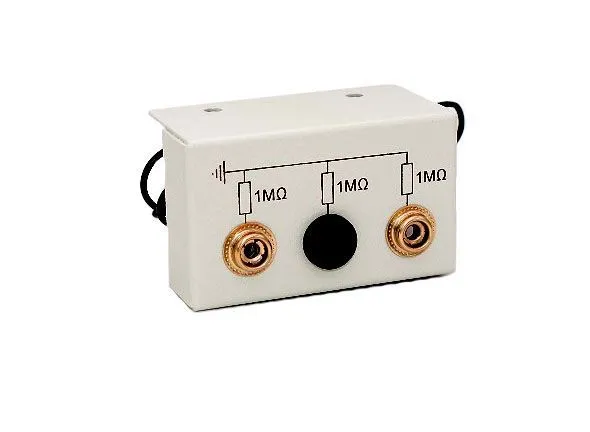 Соединительная колодка металлическая (2 кнопки 10 мм, 1 разъем под штекер 4 мм) фото Соединительная колодка металлическая (2 кнопки 10 мм, 1 разъем под штекер 4 мм) фото